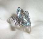 Art Deco Diamond and Aquamarine 18ct Gold Crossover Ring