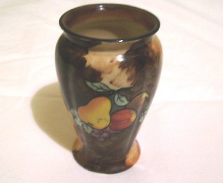 A Hollinshead & Kirkham (H & K Tunstall) Luscious Vase