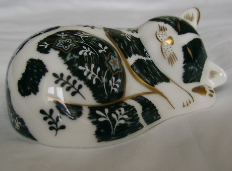 Royal Crown Derby Exclusive Collectors Guild 'MISTY' The Cat