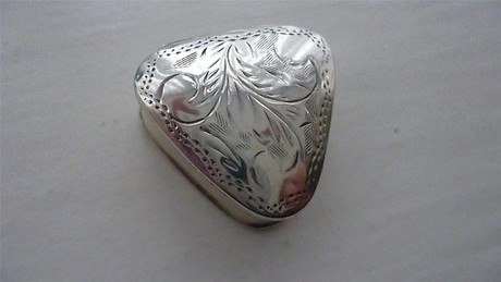SILVER PILL BOX WITH ENGRAVED DECORATION