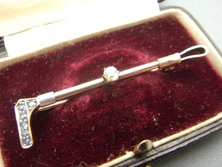 SAPPHIRE AND DIAMOND RIDING CROP BROOCH OR STOCK PIN