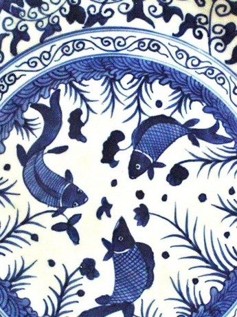 A 19th century Chinese Qing Dynasty Blue and White porcelain dish 