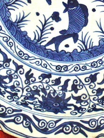 A 19th century Chinese Qing Dynasty Blue and White porcelain dish 