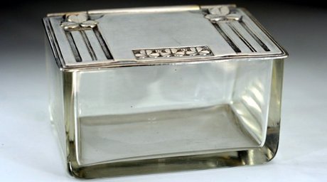 ART NOUVEAU CRYSTAL BOX WITH PLATED CLOVER LID