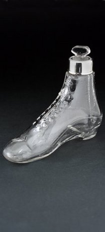 NOVELTY GLASS BOOT SCENT PERFUME BOTTLE WITH SILVER COLLAR