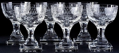 SIX GEORGIAN STYLE CRYSTAL LIQUEUR GLASSES, LEMON SQUEEZER BASES