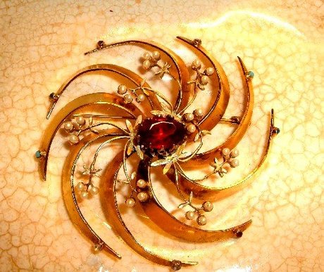 Magnificent Vintage Garnet and Gemstones Set Seed Pearls Brooch