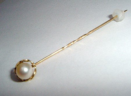 Pearl Set Gold Stick Pin