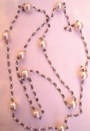 Art Deco Large and Small Pearls Vintage Flapper Necklace