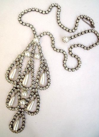 Vintage 1950s Rhinestone Faux Pearl Necklace