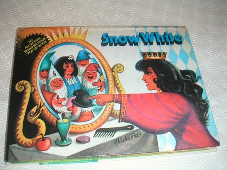 SNOW WHITE  KUBASTA POP-UP BOOK