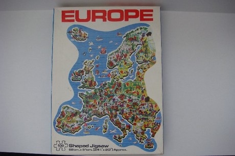 EUROPE - shaped jigsaw puzzle by Crown