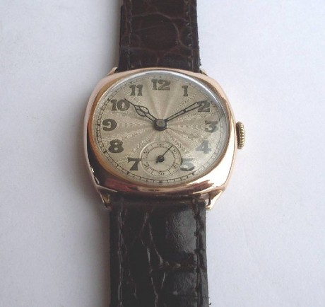 Men's Art Deco gold wristwatch