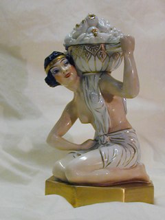 Aladin Figural Lamp