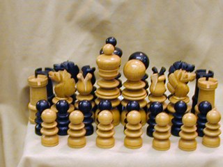St George Pattern Chess Set