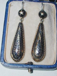 Gold Pique Earrings