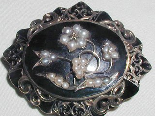 Gold Mourning Brooch