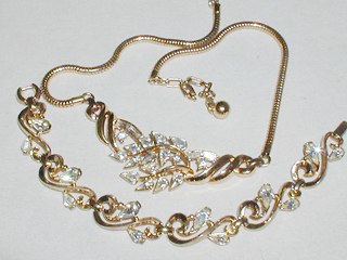 Trifari Necklace & Bracelet Set