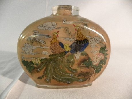 Chinese painted glass snuff bottle