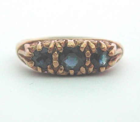 9 ct Gold and Sapphire Ring