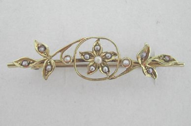 15 ct Gold Flower and Pearl Brooch