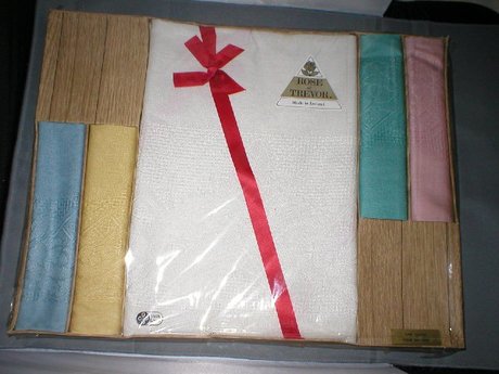 Rose Of Trevor Irish Linen Table Cloth And Four Napkins