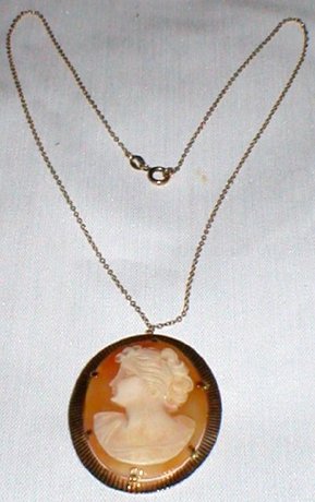 9ct Gold Shell Cameo Brooch / Pendant and Chain