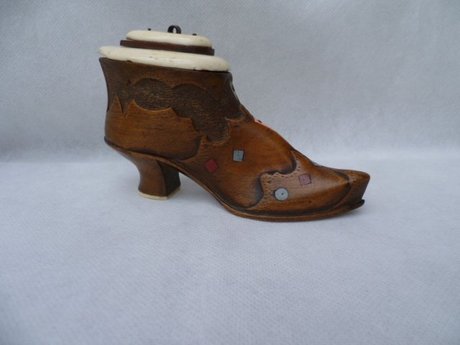 Snuff Shoe and Dice c.1810